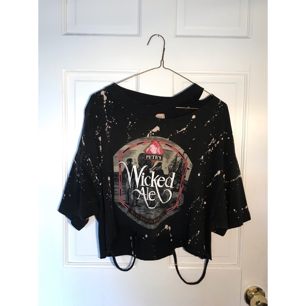 LF Summer 2017 Wicked Ale Crop Top